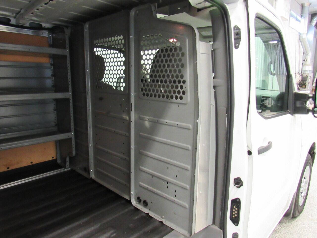 Used 2017 Nissan NV 3500 SV w/ Technology Package image 20