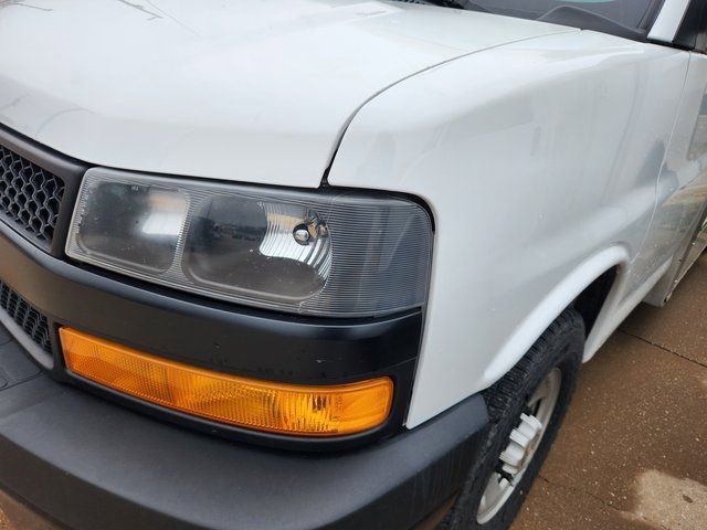 Used 2021 Chevrolet Express 3500 w/ Power Convenience Package image 25