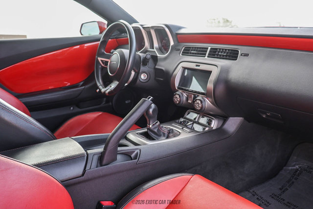 Used 2010 Chevrolet Camaro SS RWD image 36