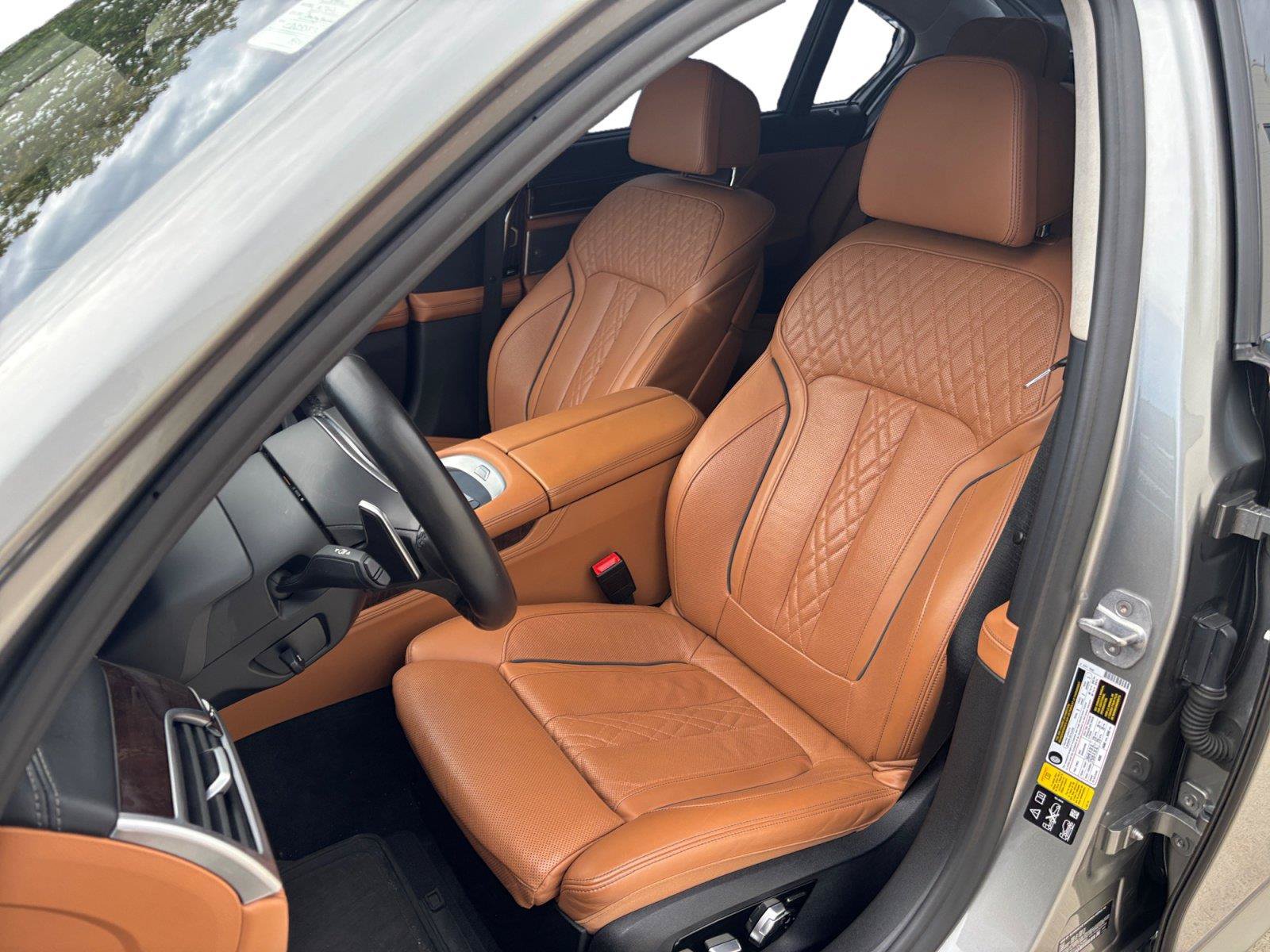 Used 2020 BMW M760i xDrive AWD/4WD image 21