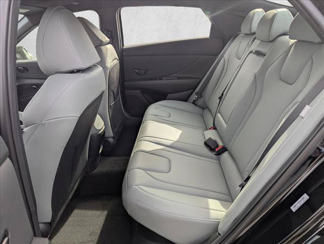 Certified 2025 Hyundai Elantra Limited FWD image 20