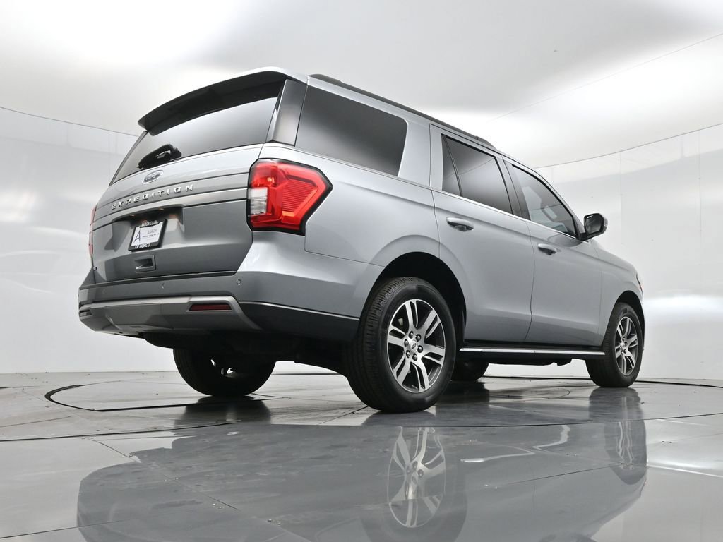 Used 2022 Ford Expedition XLT image 48