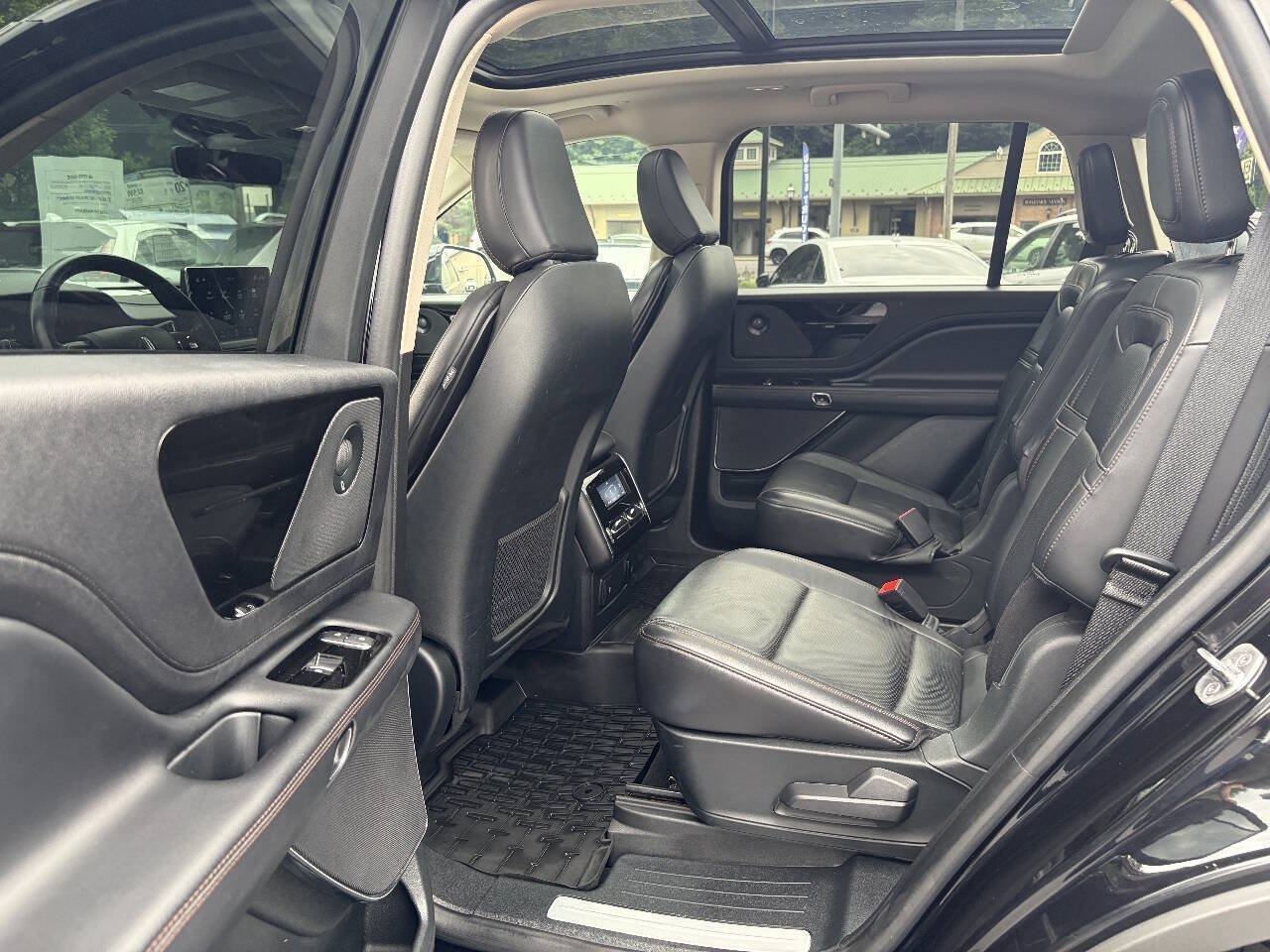Used 2021 Lincoln Aviator Reserve w/ Elements Package Plus AWD/4WD image 31