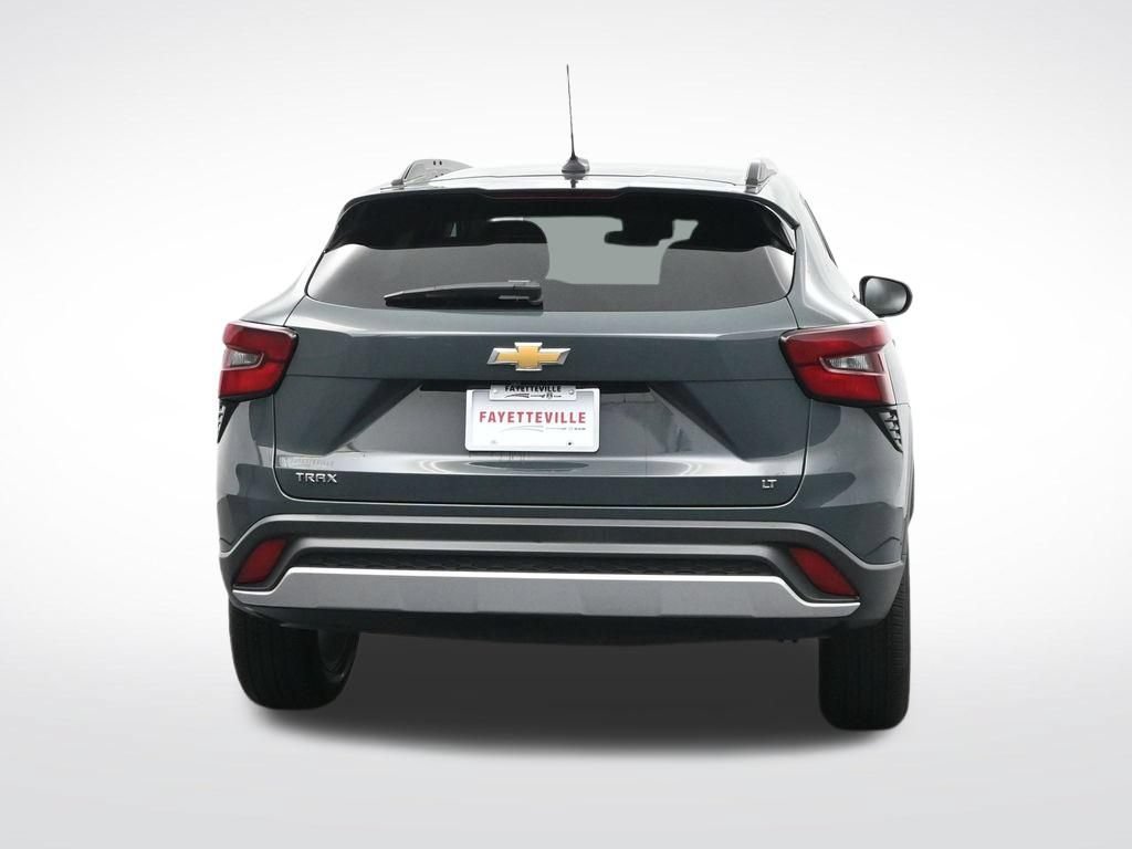 Used 2025 Chevrolet Trax LT FWD image 6