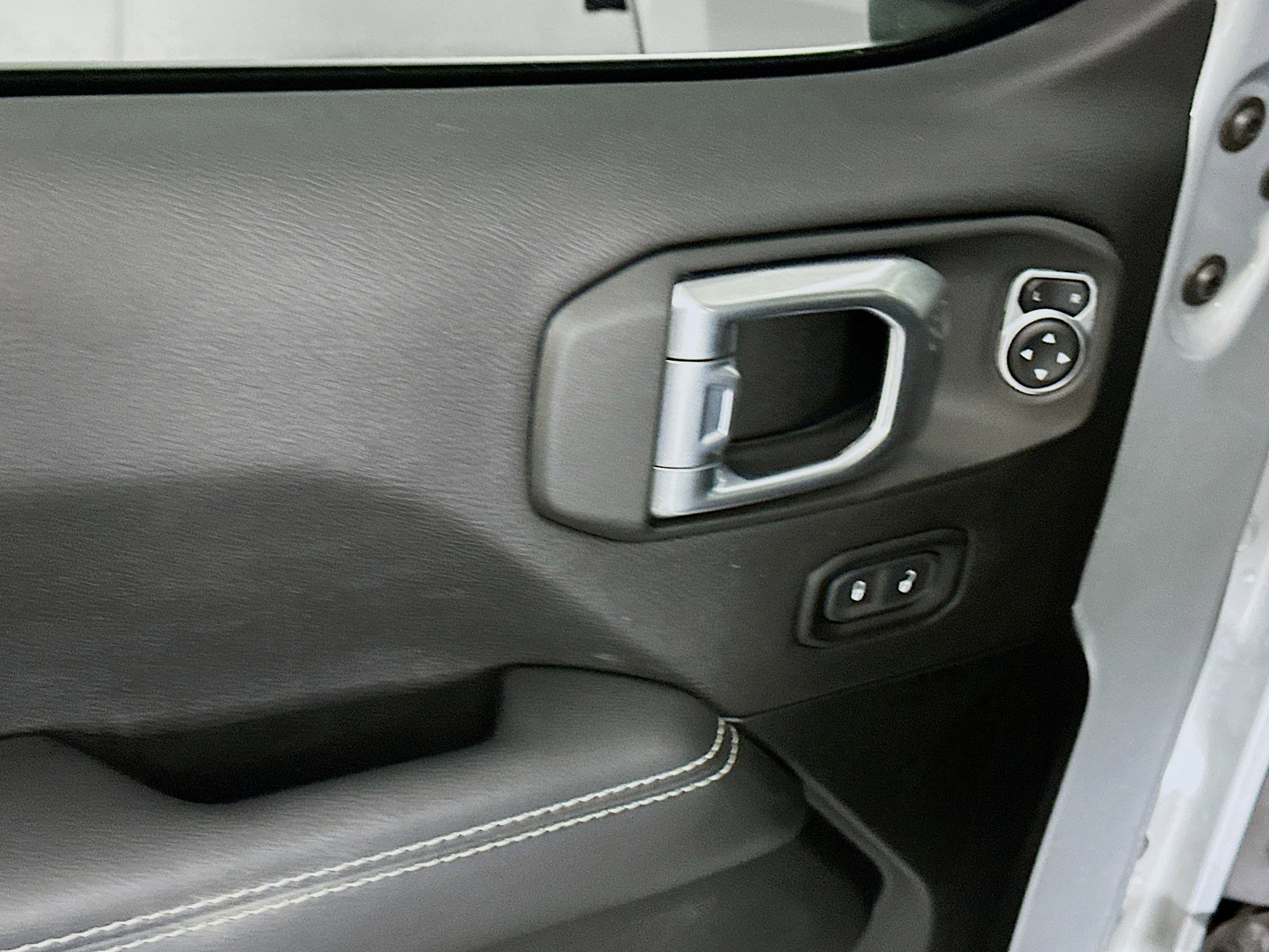 Used 2023 Jeep Wrangler Sahara image 15