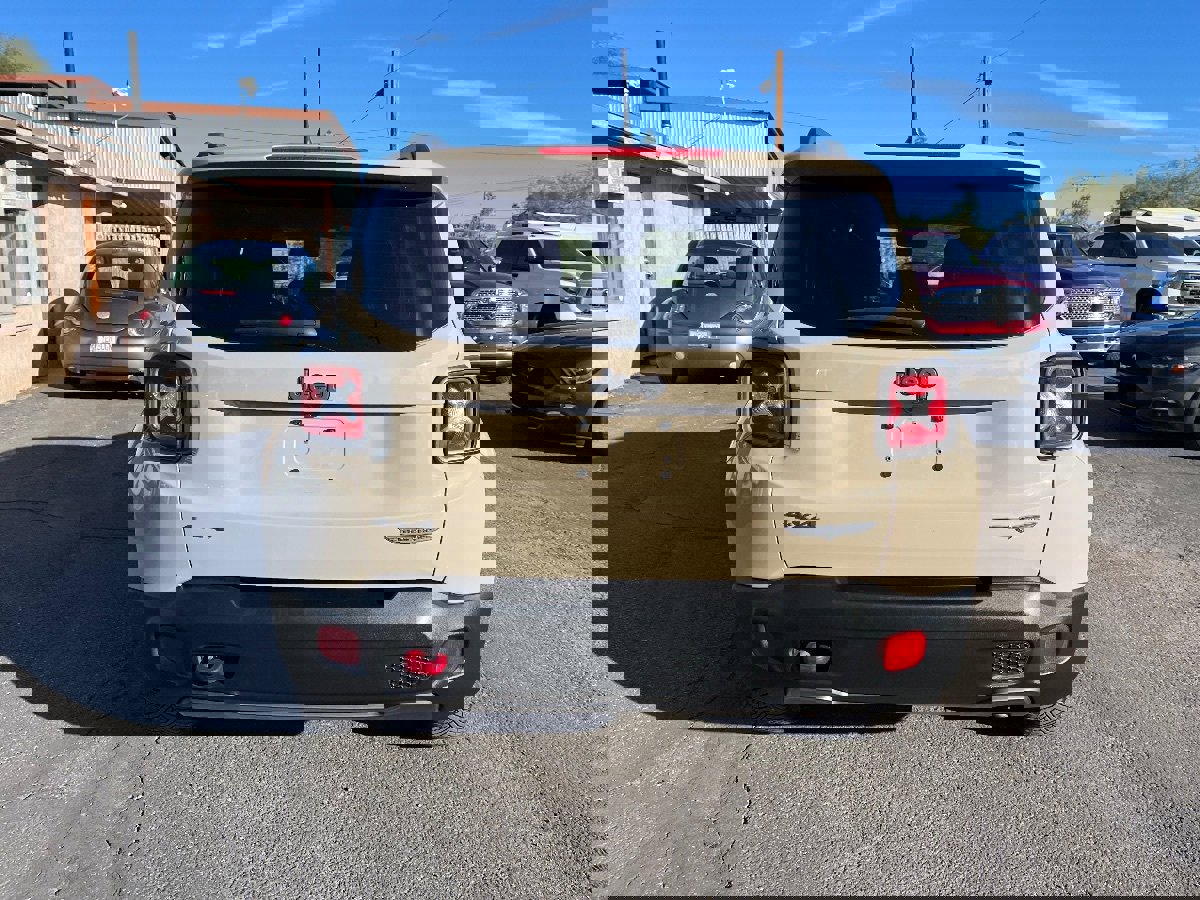 Used 2017 Jeep Renegade Trailhawk image 6