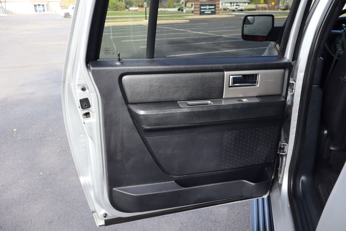 Used 2015 Ford Expedition EL XLT w/ Equipment Group 202A image 26