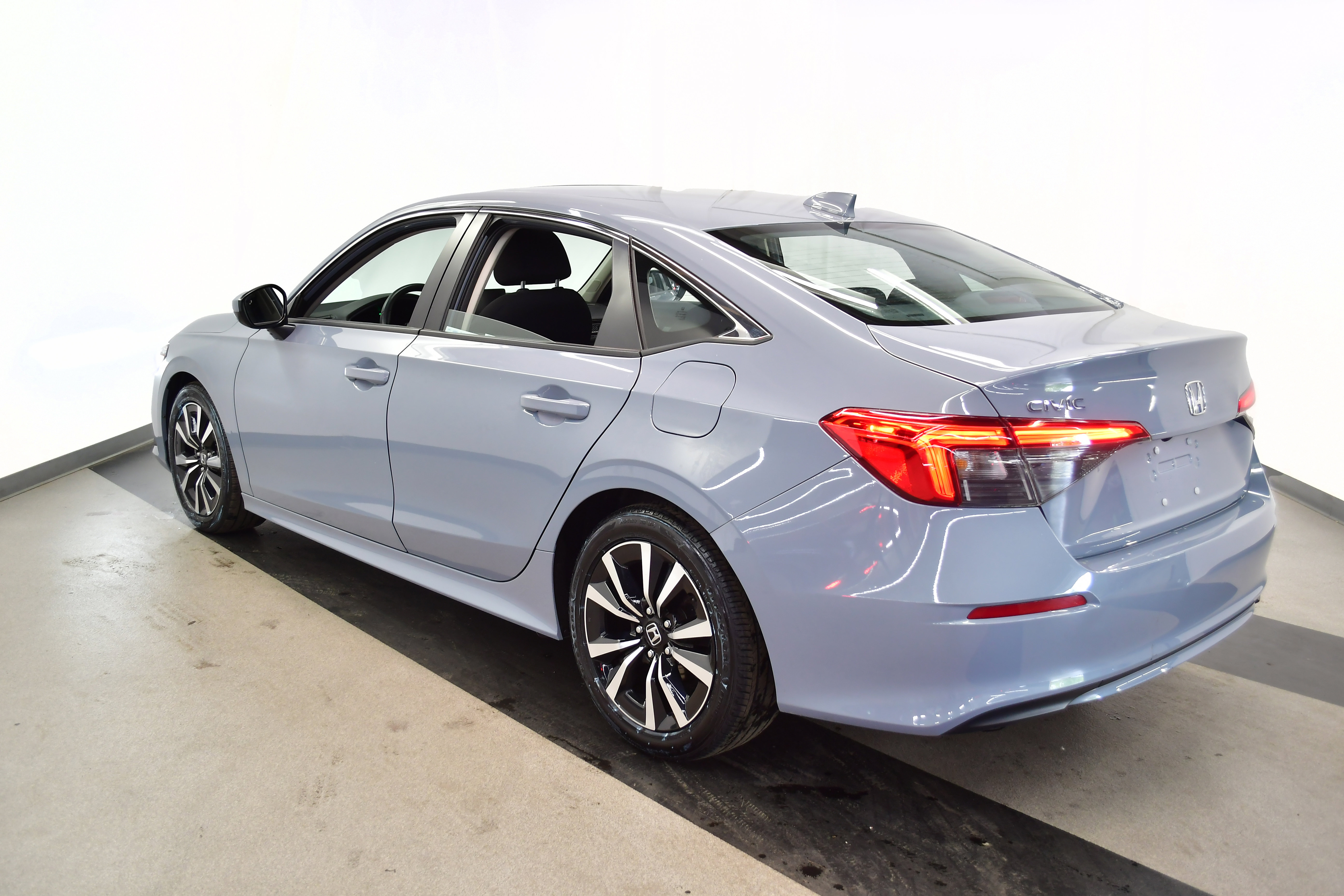 Used 2024 Honda Civic EX image 5
