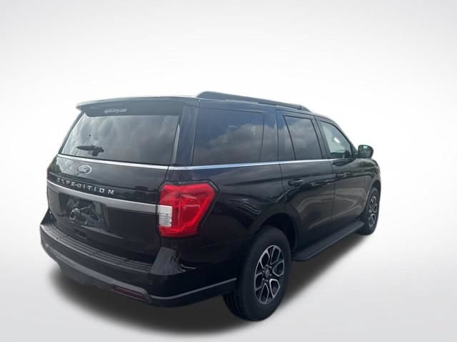 Used 2024 Ford Expedition XLT AWD/4WD image 5