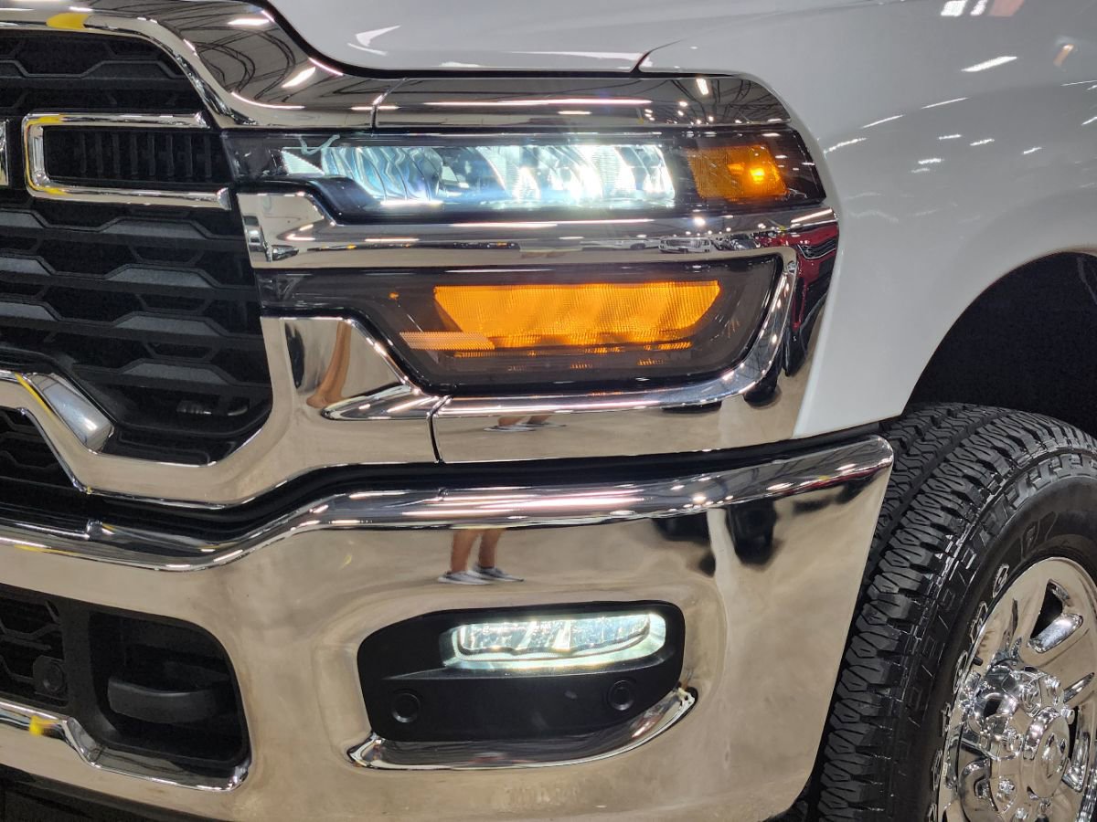 Used 2025 RAM 2500 Tradesman AWD/4WD image 10