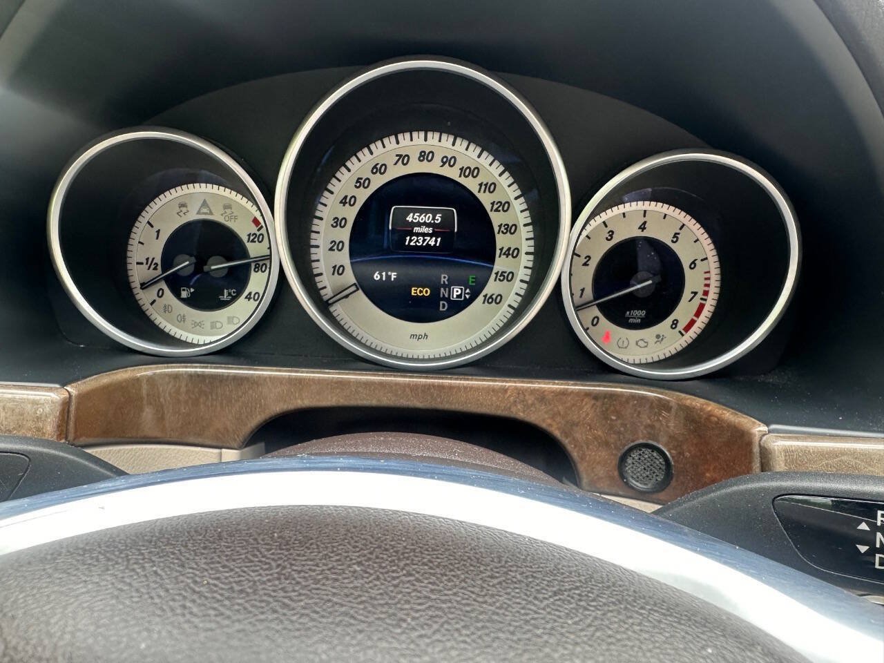 Used 2014 Mercedes-Benz E 350 4MATIC Sedan image 23