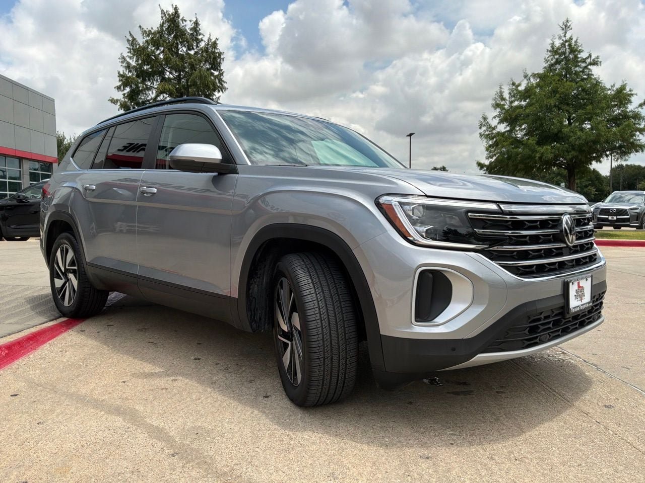 Used 2026 Volkswagen Atlas SE AWD/4WD image 4