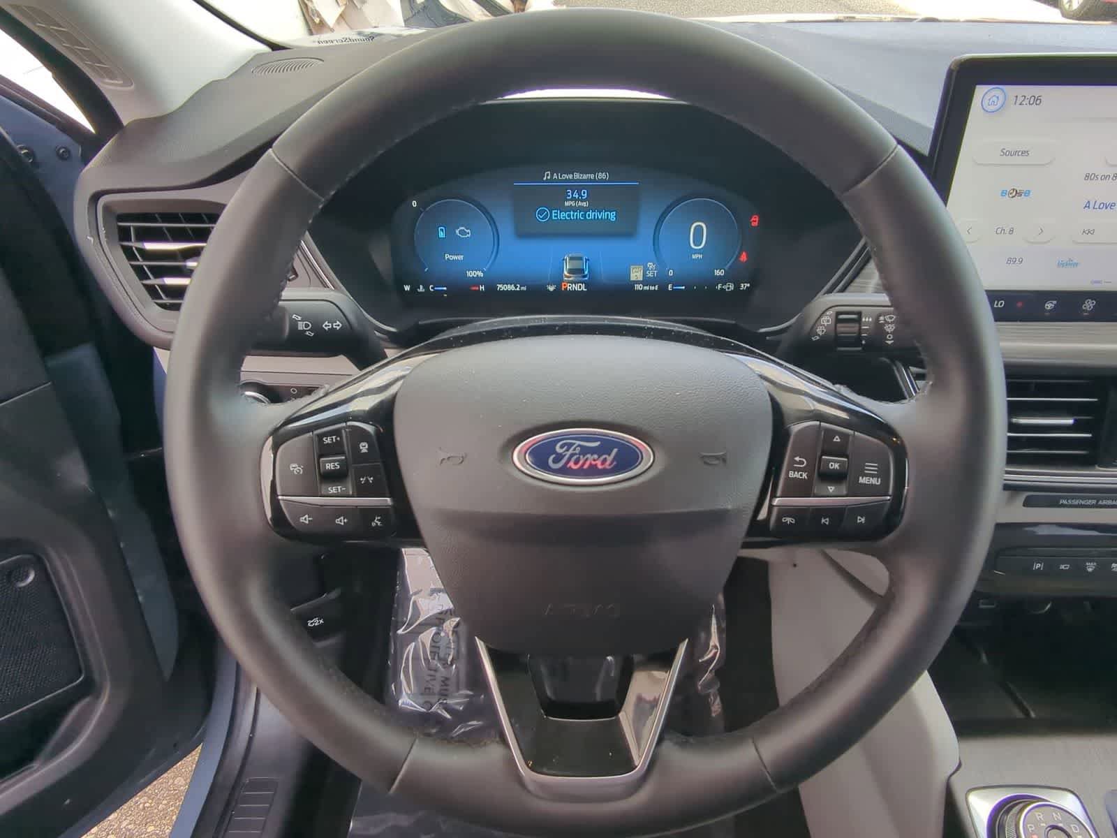Used 2023 Ford Escape Platinum image 22