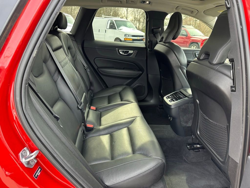Used 2019 Volvo XC60 T5 Inscription image 21