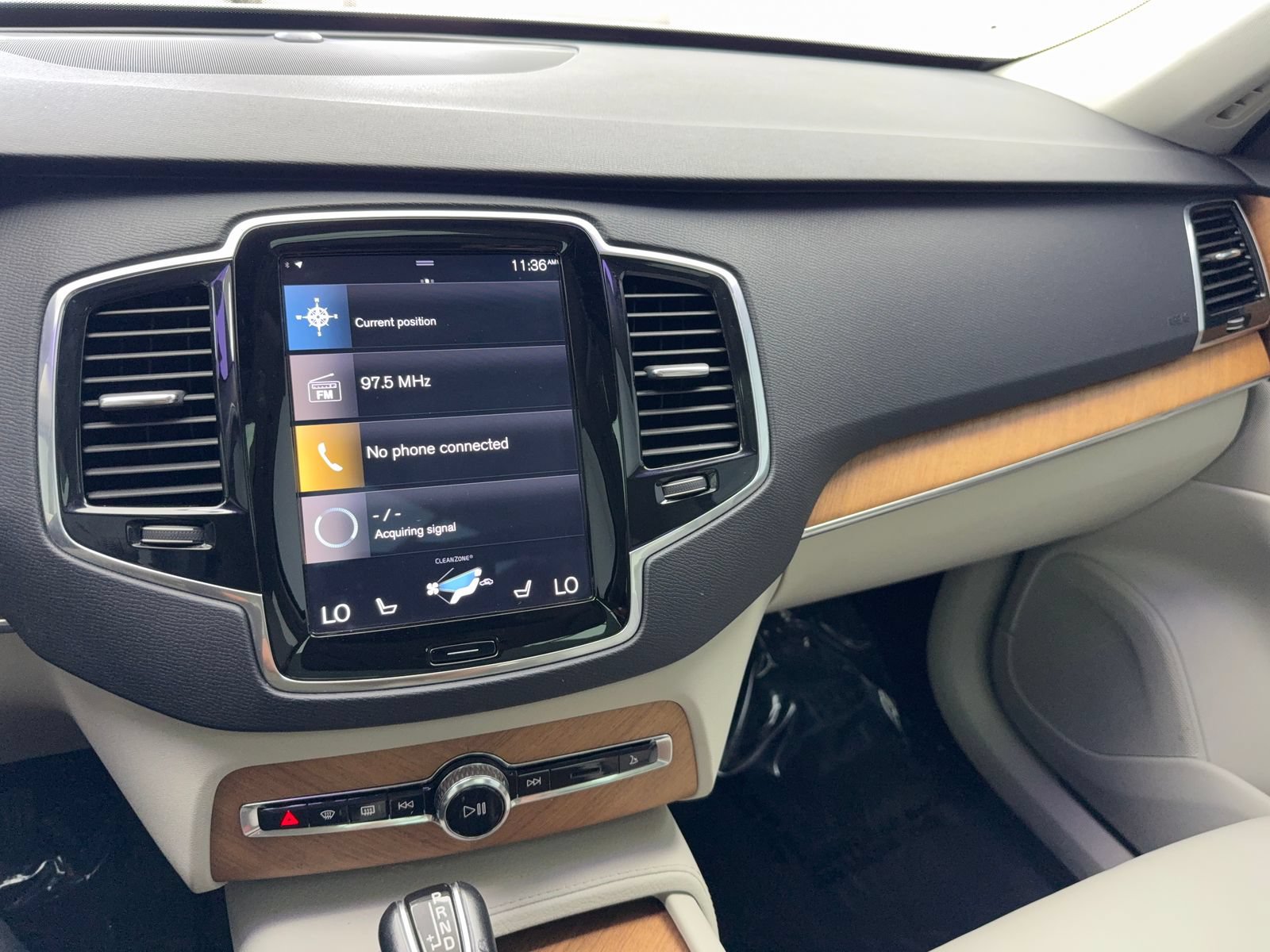 Used 2021 Volvo XC90 T6 Momentum w/ Advanced Package AWD/4WD image 24