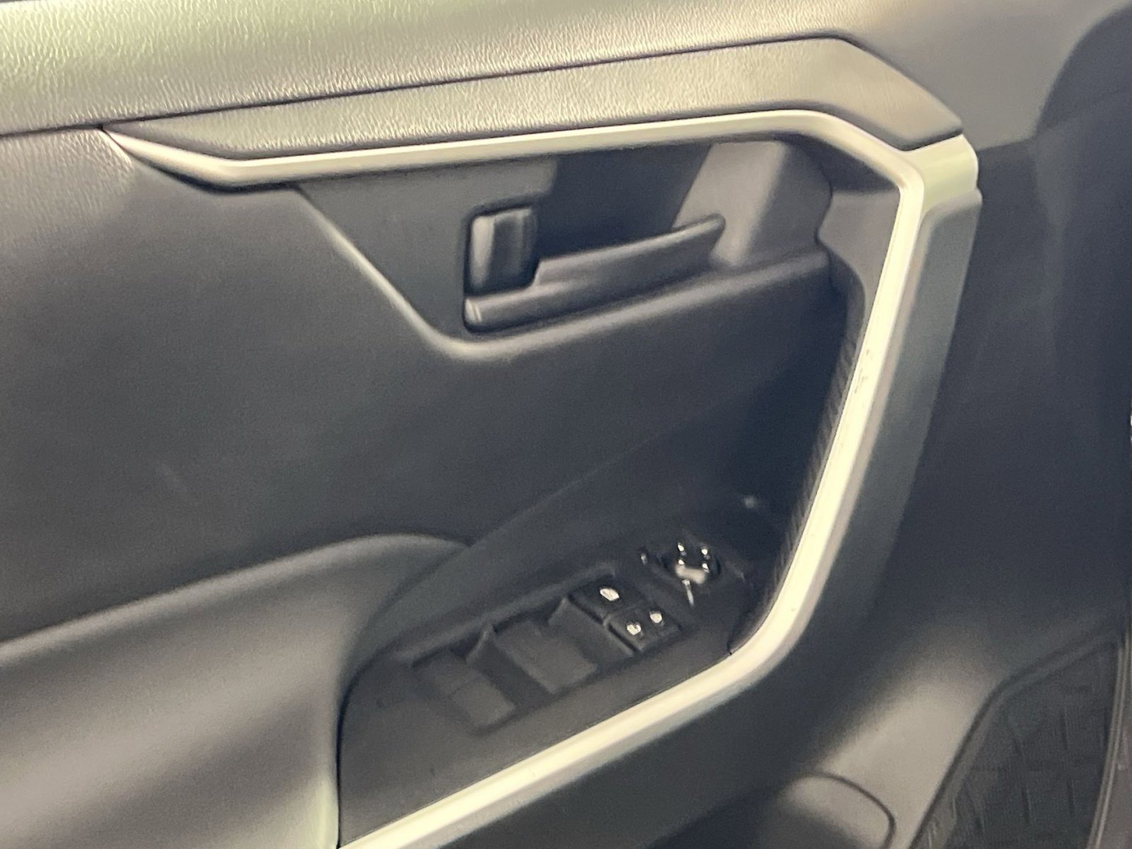 Used 2025 Toyota RAV4 LE image 15