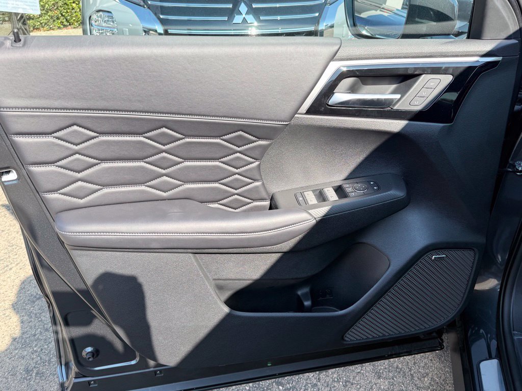 New 2026 Mitsubishi Outlander SEL AWD/4WD image 35