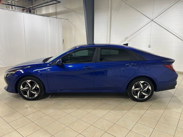 Used 2023 Hyundai Elantra SEL w/ Convenience Package image 2