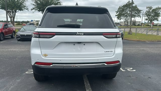Used 2024 Jeep Grand Cherokee Limited RWD image 6