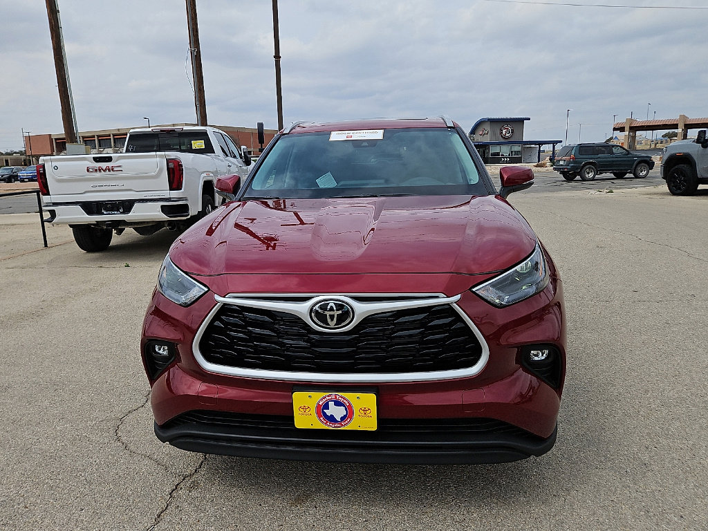 Certified 2026 Toyota Highlander XLE image 8