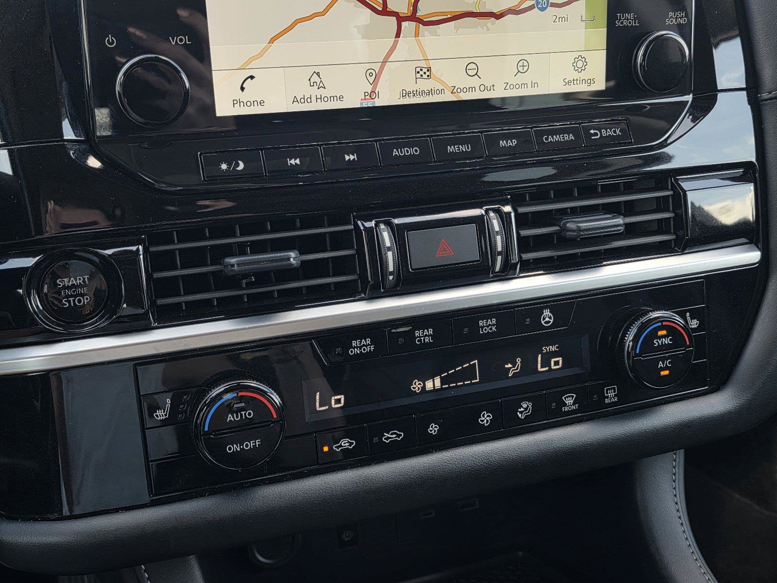 Used 2025 Nissan Pathfinder SL w/ SL Premium Package FWD image 18