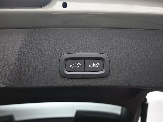 Used 2023 Volvo XC40 B5 Plus w/ Protection Package Premier image 30