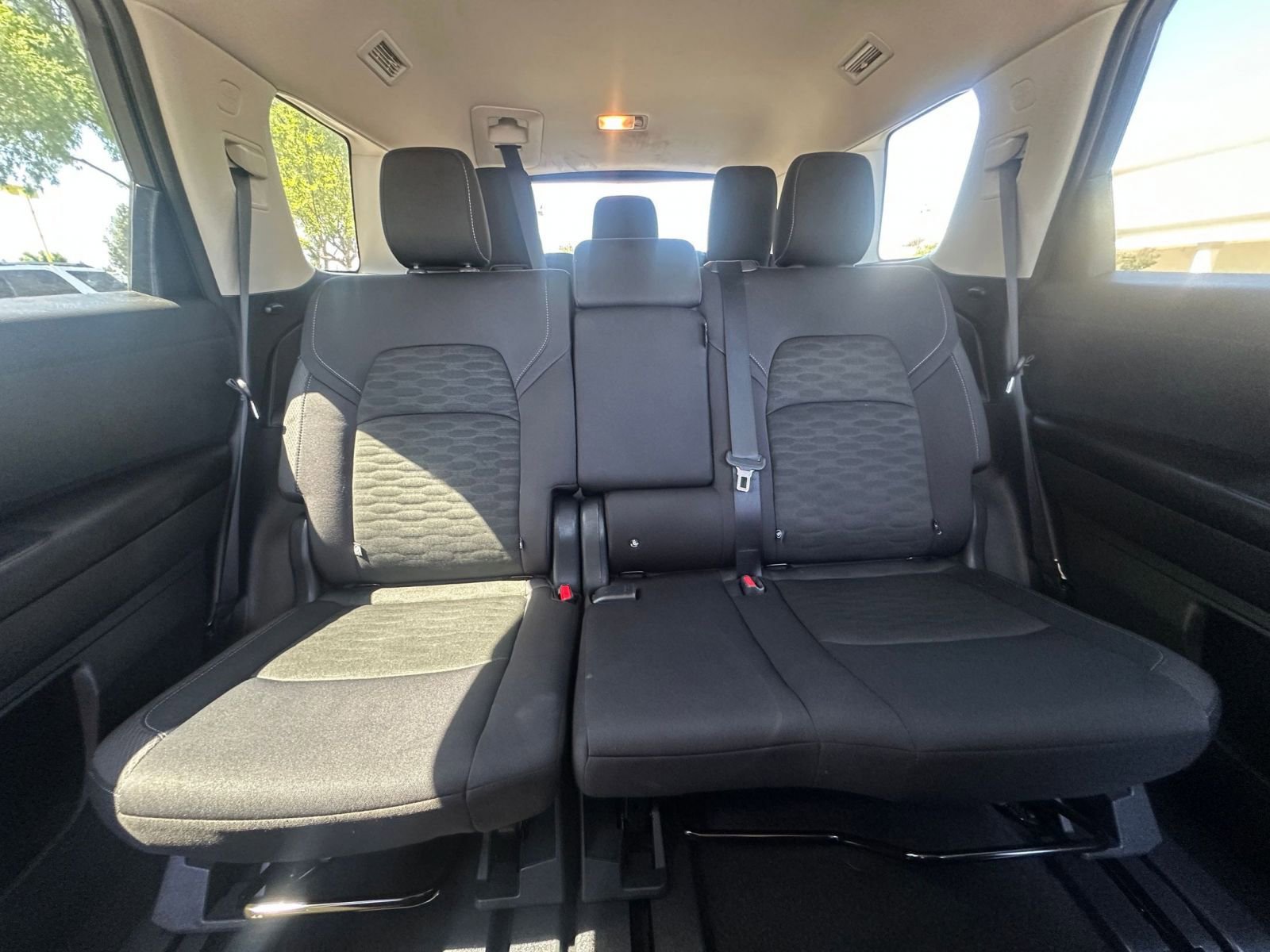 Used 2025 Nissan Pathfinder SV AWD/4WD image 41