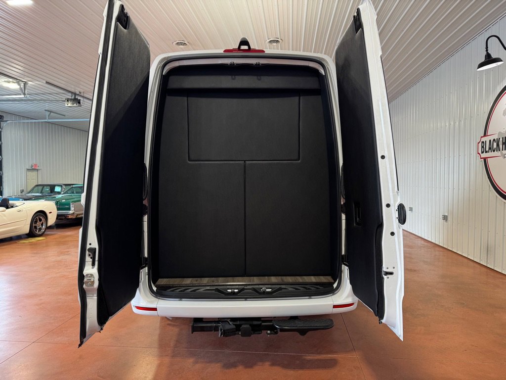 Used 2023 Mercedes-Benz Sprinter 2500 image 27