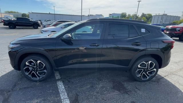 New 2026 Chevrolet Trax RS w/ Sunroof Package FWD image 7