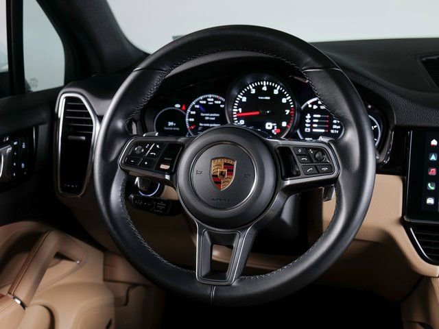 Certified 2023 Porsche Cayenne Platinum Edition image 15