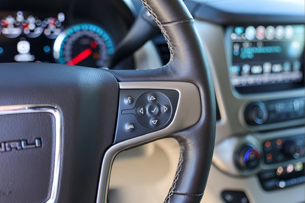 Used 2019 GMC Yukon Denali w/ Open Road Package RWD image 13