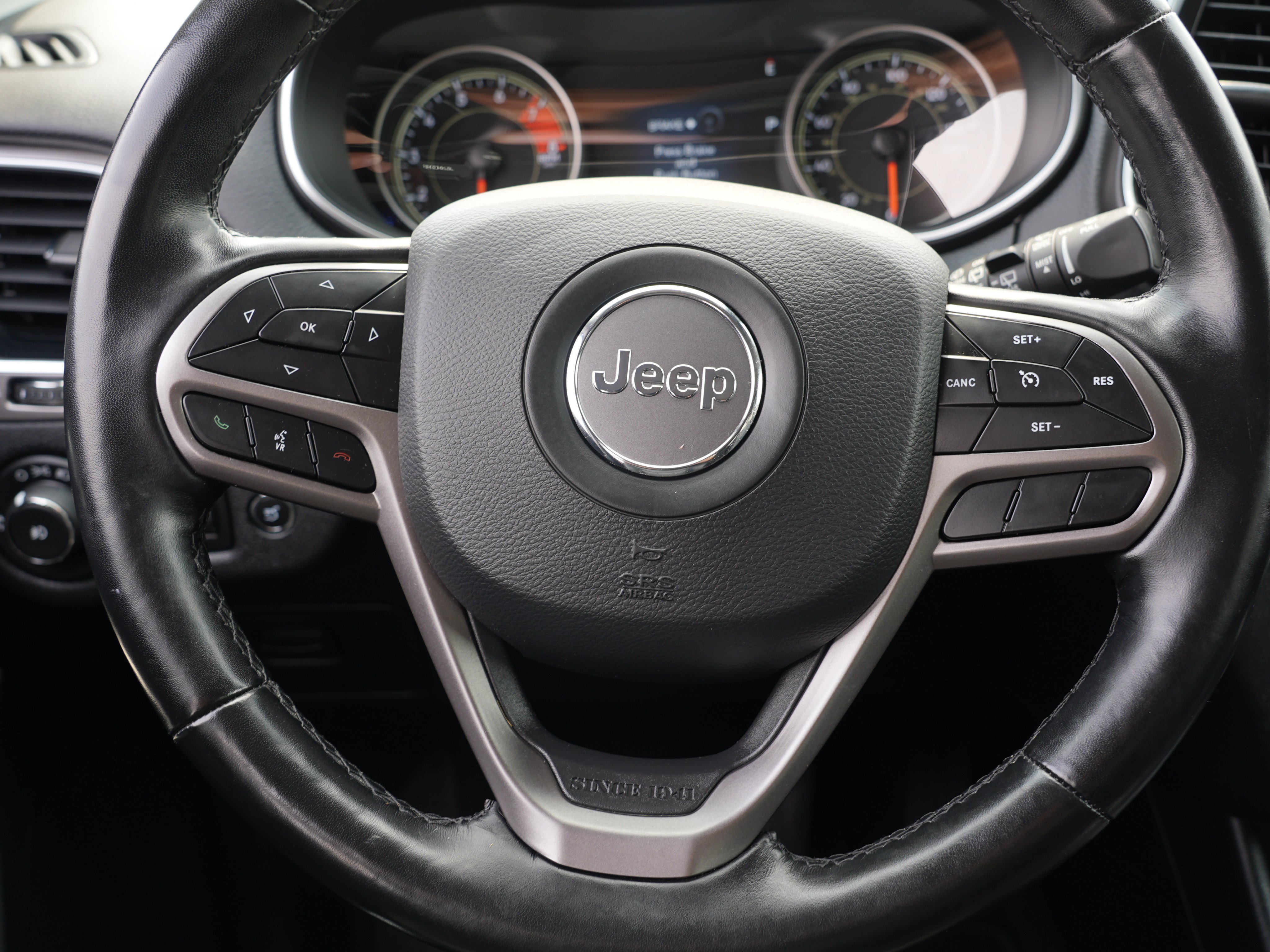 Used 2020 Jeep Cherokee Limited AWD/4WD image 23