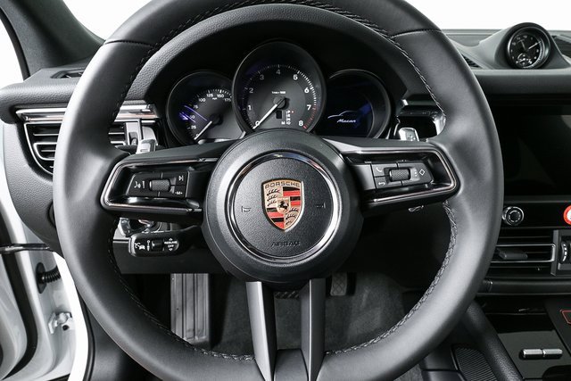 New 2025 Porsche Macan image 10
