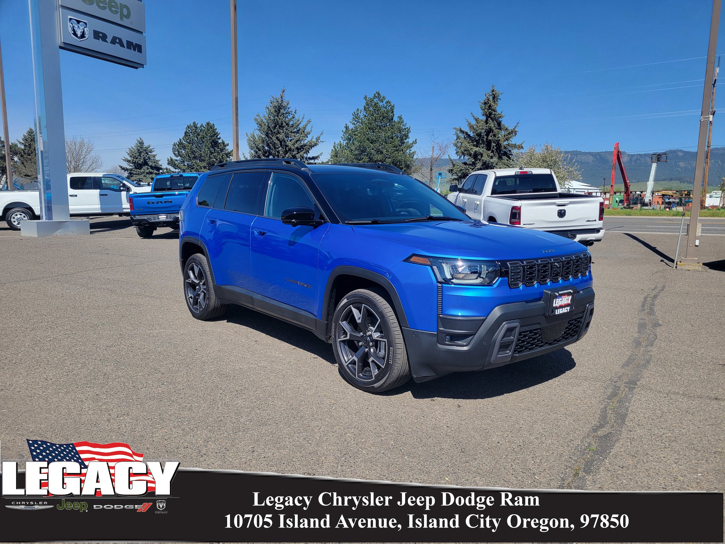 New 2026 Jeep Cherokee Overland w/ Trailer Tow Group