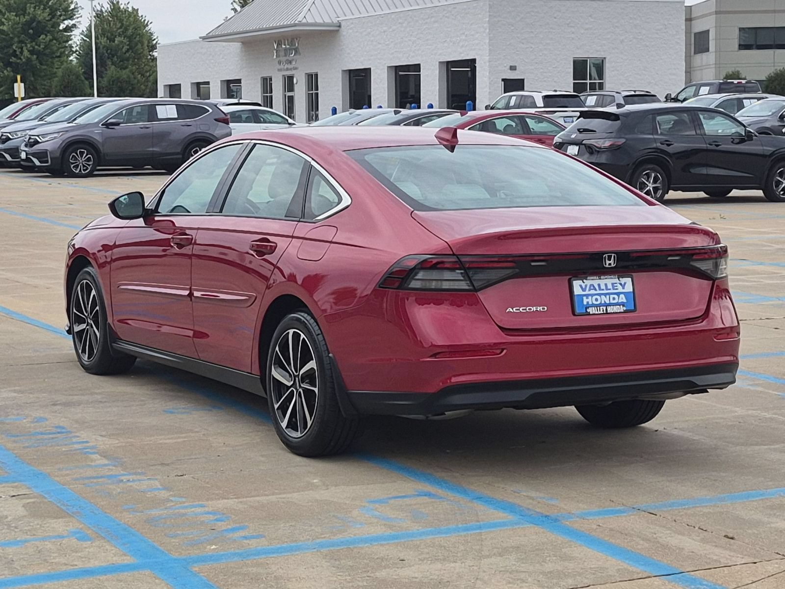 Used 2024 Honda Accord EX image 8
