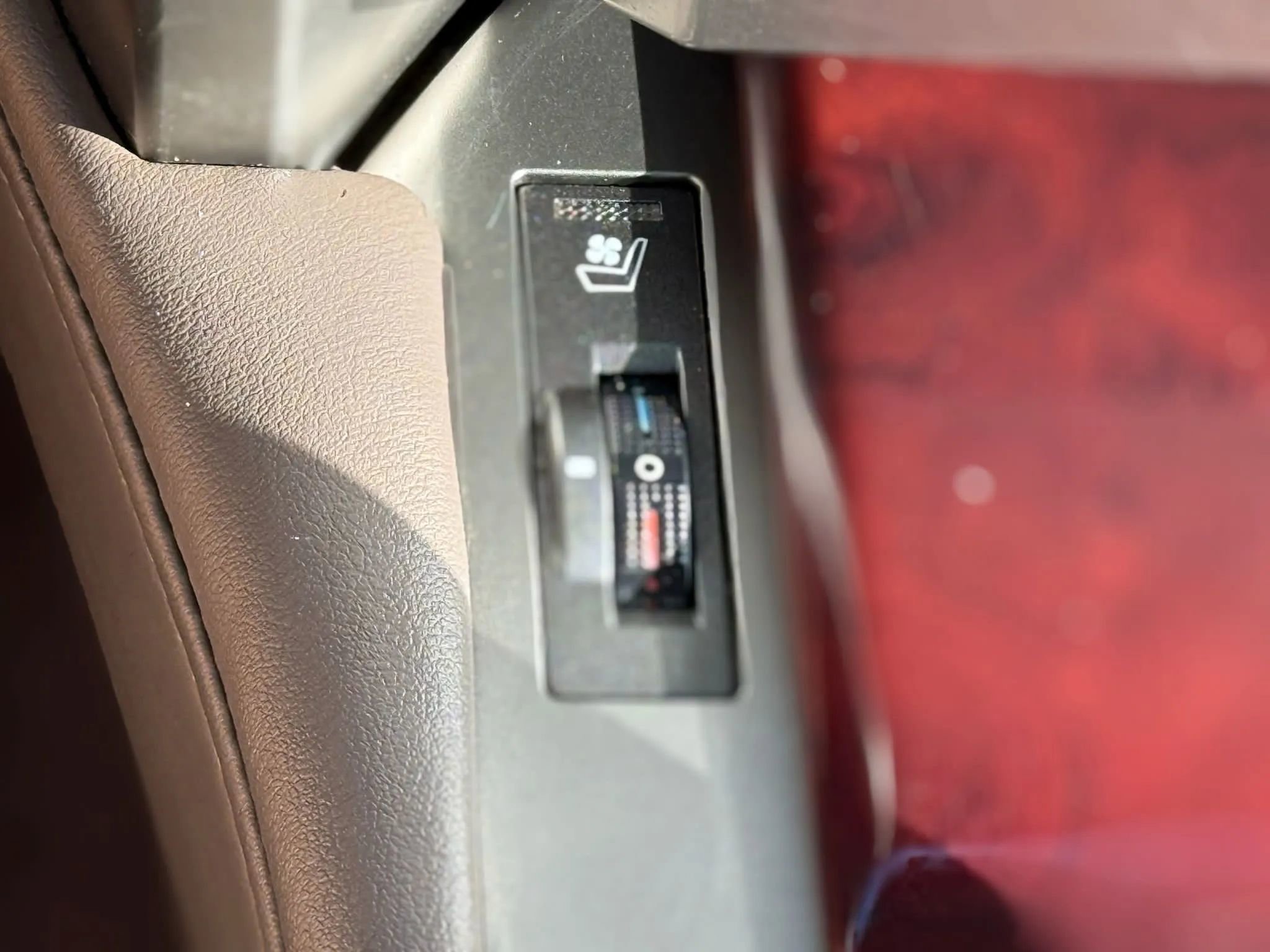 Used 2011 Lexus GX 460 image 23