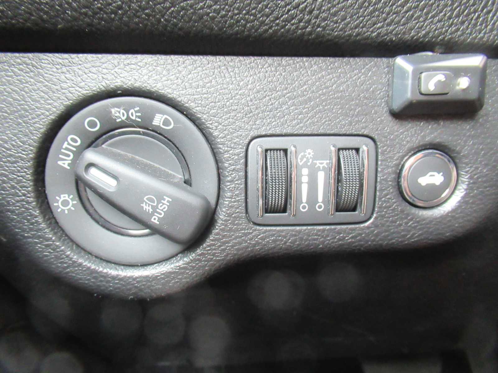 Used 2021 Dodge Challenger SXT w/ Blacktop Package image 27