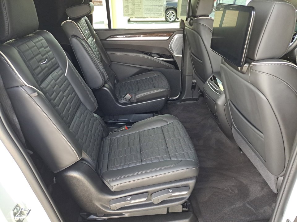 Certified 2026 Cadillac Escalade ESV Platinum Sport w/ LPO, ONYX Package image 14