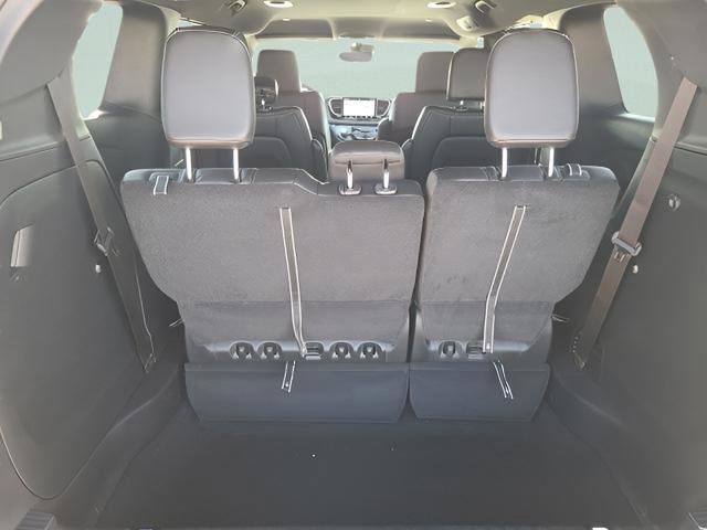 New 2026 Chrysler Pacifica Select AWD/4WD image 22