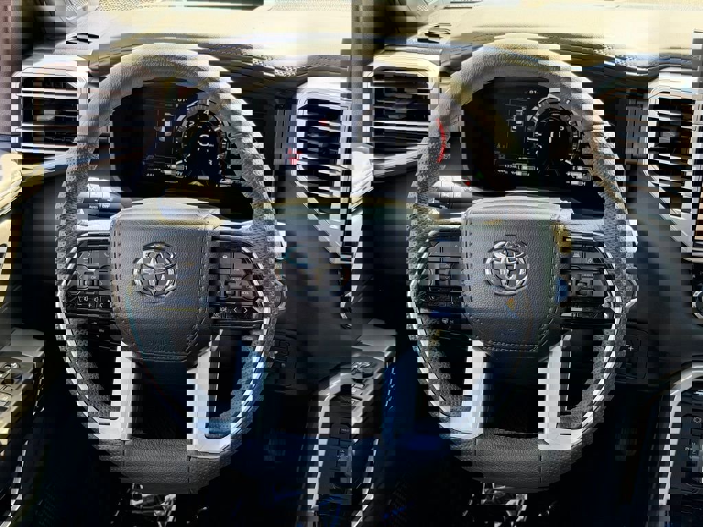 Used 2024 Toyota Sequoia Platinum image 18