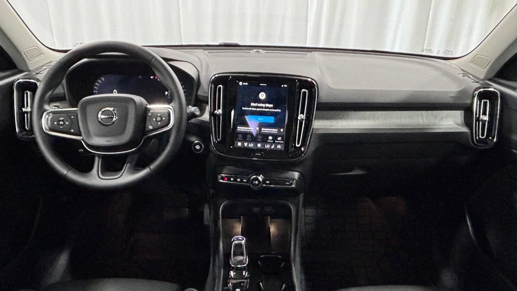 Used 2026 Volvo XC40 B5 Plus w/ Protection Package Premier AWD/4WD image 2