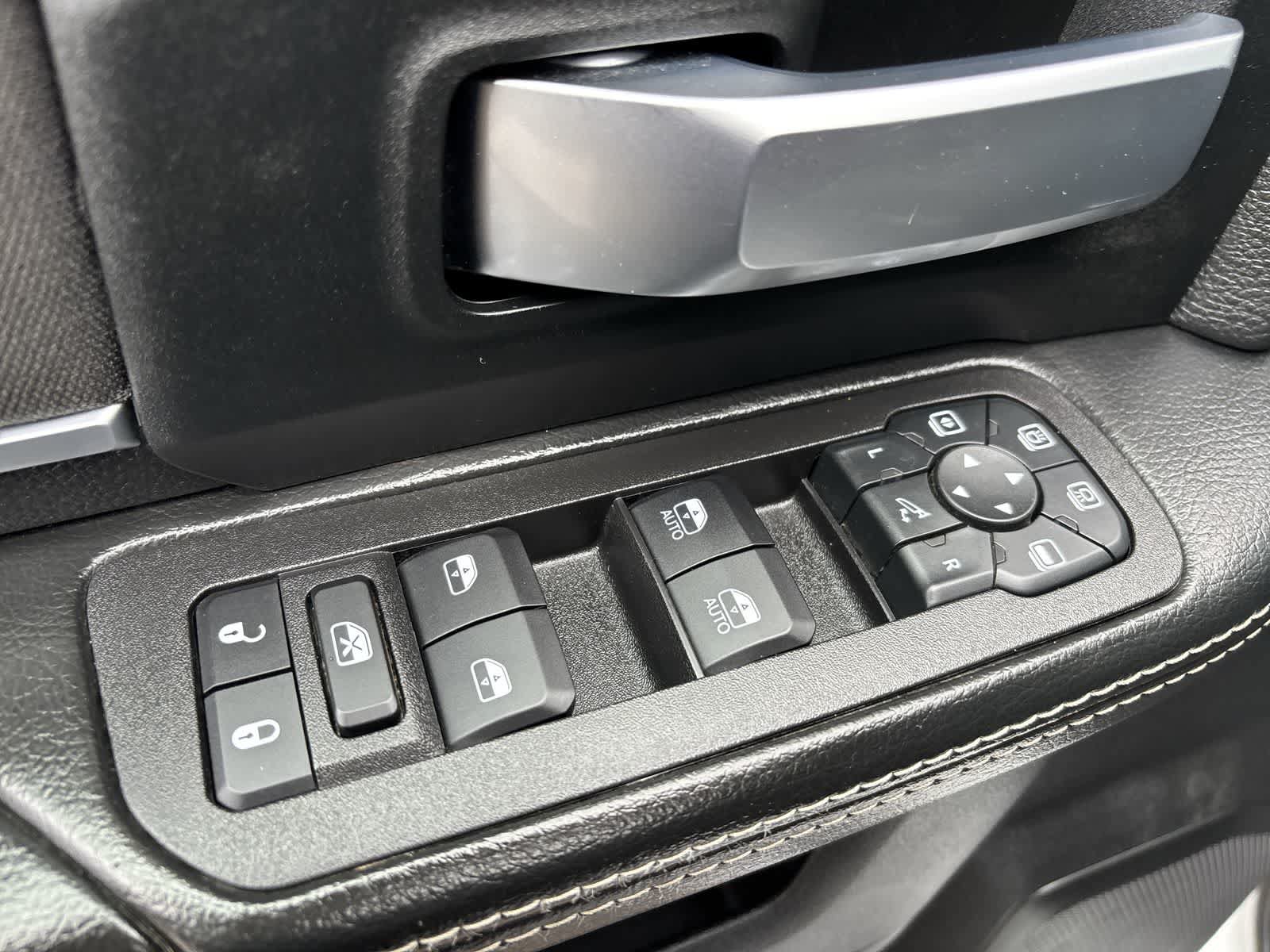 Used 2025 RAM 2500 Big Horn AWD/4WD image 12