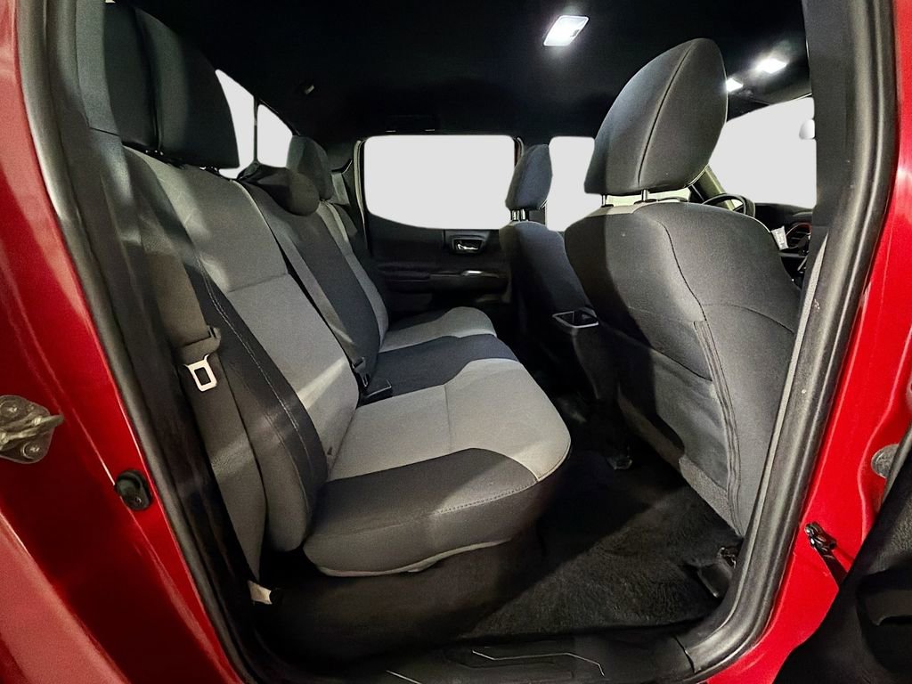 Used 2021 Toyota Tacoma TRD Sport w/ Technology Package image 28