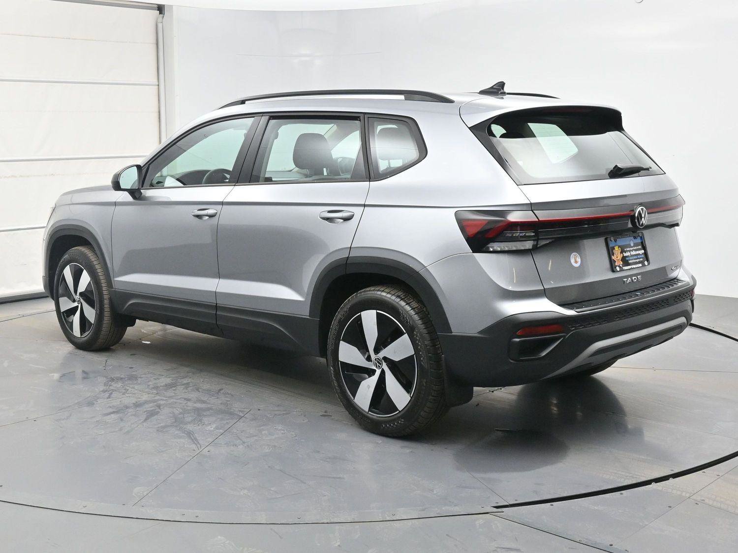 Certified 2025 Volkswagen Taos S w/ Taos Adventure Package (SXB) AWD/4WD image 20