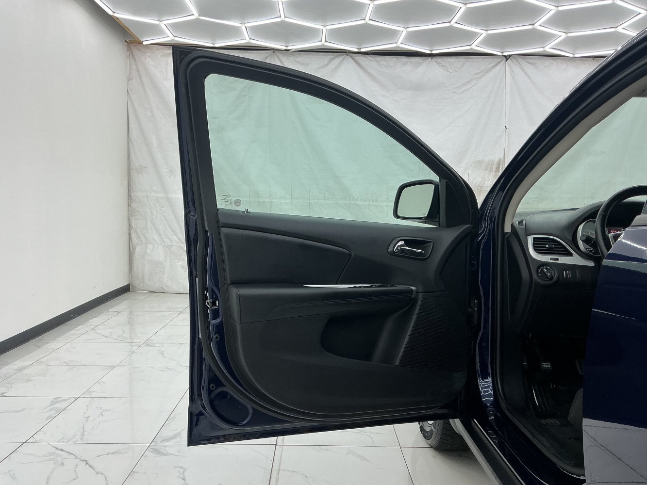 Used 2018 Dodge Journey SXT w/ Premium Group FWD image 18