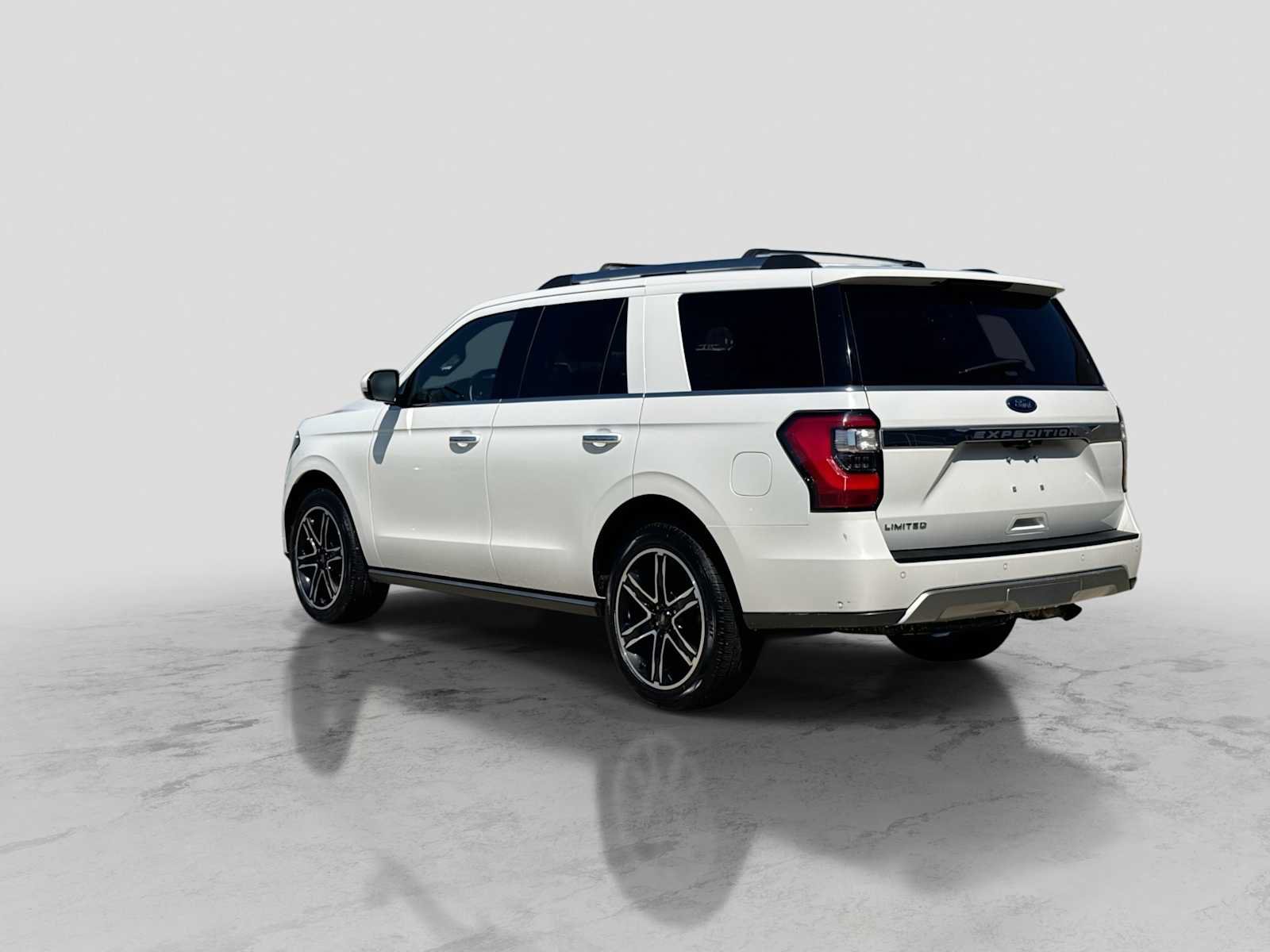 Used 2020 Ford Expedition Limited w/ Special Edition Package AWD/4WD image 4