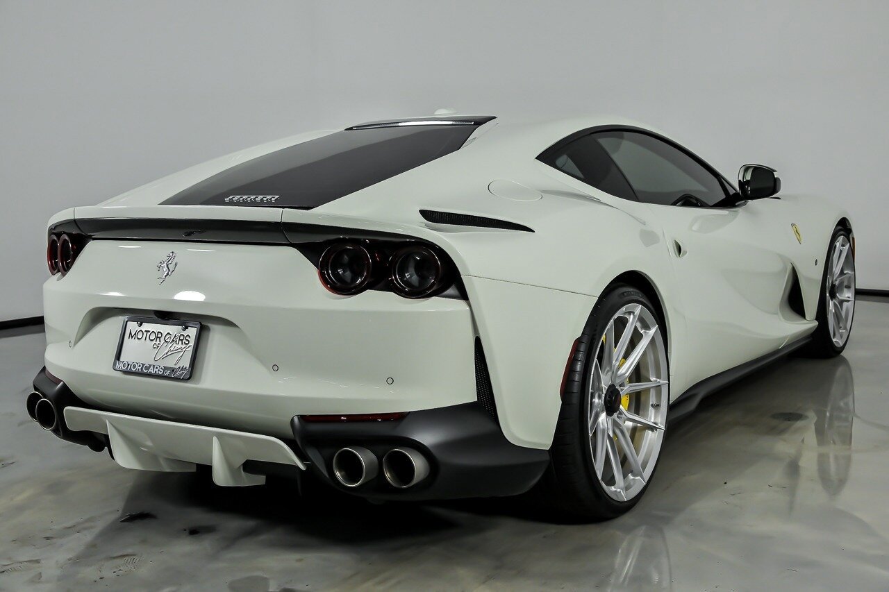 Used 2018 Ferrari 812 Superfast RWD image 12