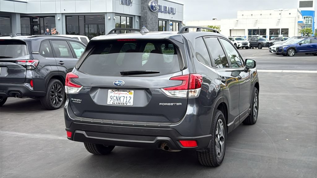 Certified 2023 Subaru Forester Premium AWD/4WD image 6
