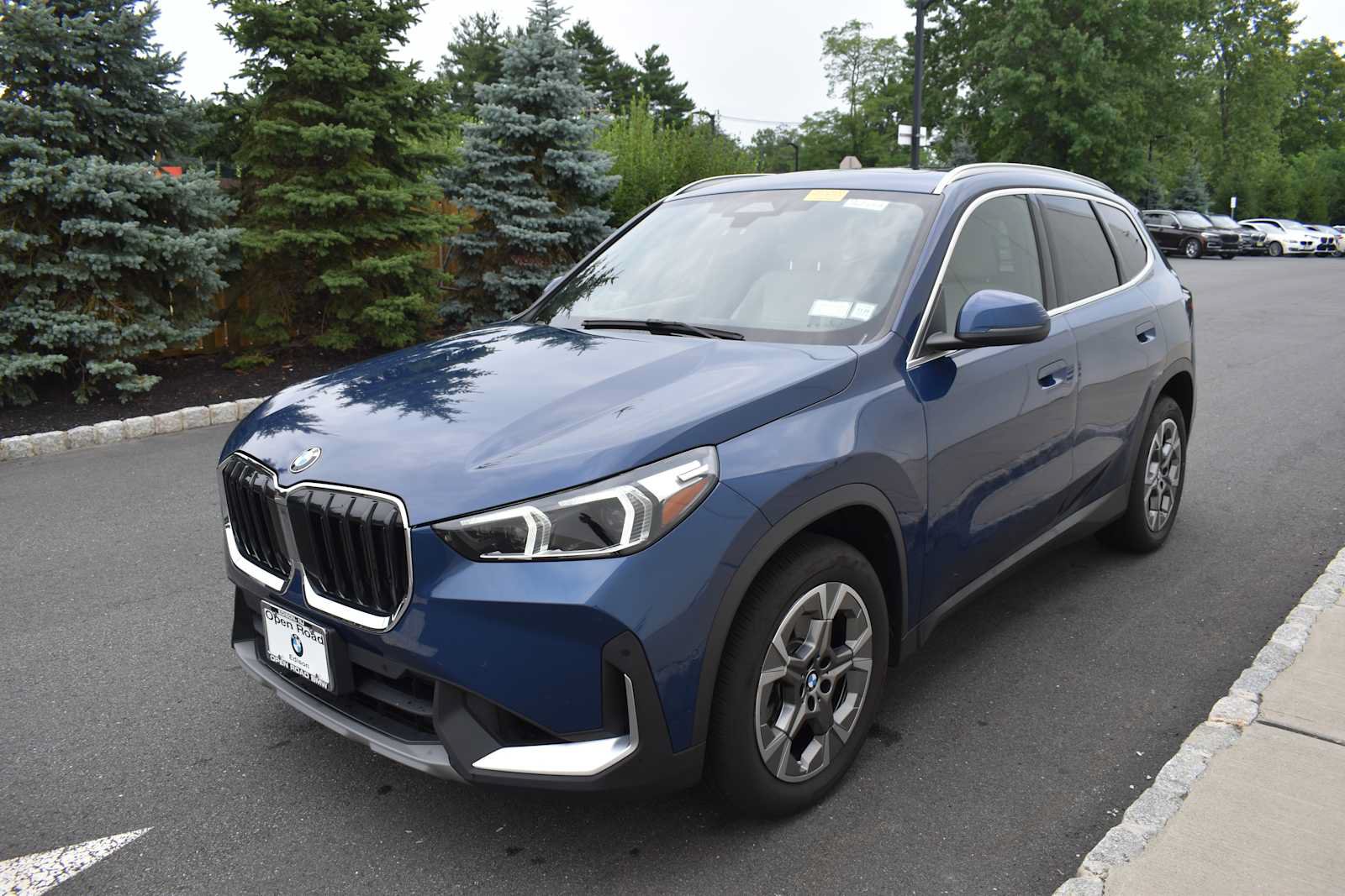 Used 2023 BMW X1 xDrive28i w/ Convenience Package AWD/4WD image 3