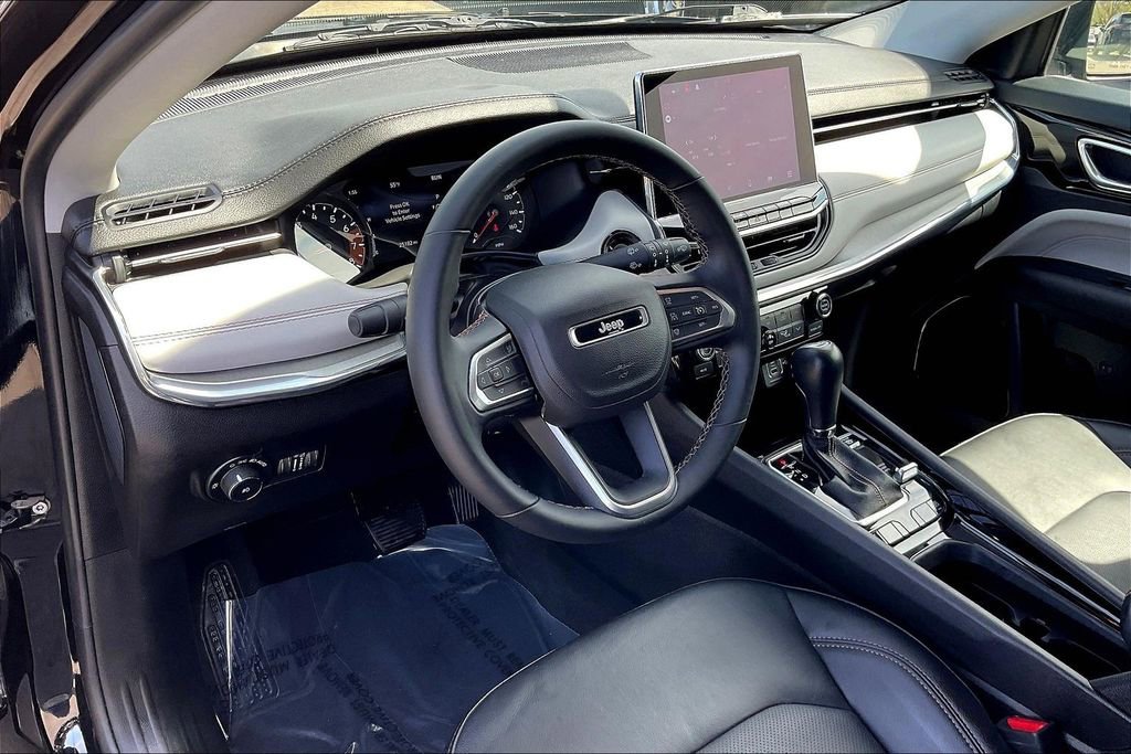 Used 2022 Jeep Compass Limited image 19